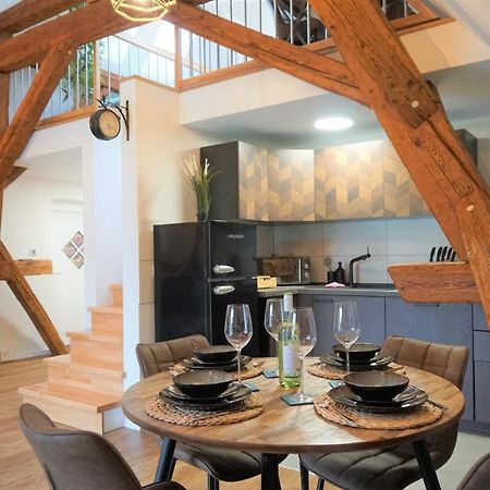 Galerie-Wohnung I Sanierter Pferdestall I Europapark I Boxspring I Nespresso Kippenheim Luaran gambar