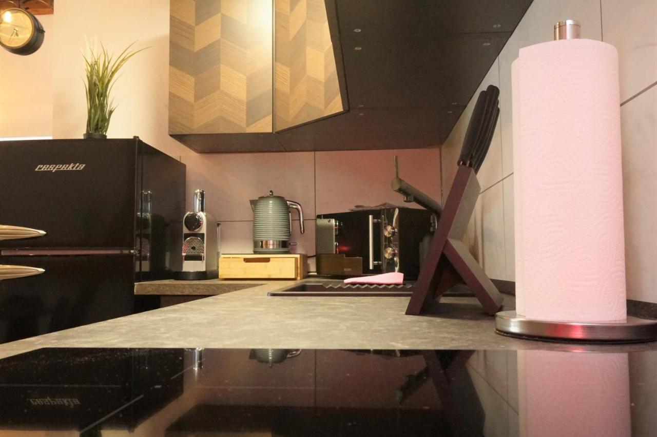 Galerie-Wohnung I Sanierter Pferdestall I Europapark I Boxspring I Nespresso Kippenheim Luaran gambar