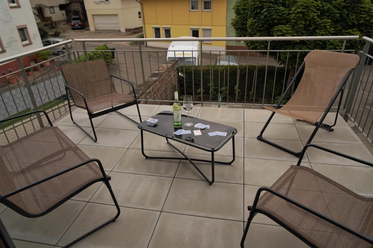 Galerie-Wohnung I Sanierter Pferdestall I Europapark I Boxspring I Nespresso Kippenheim Luaran gambar